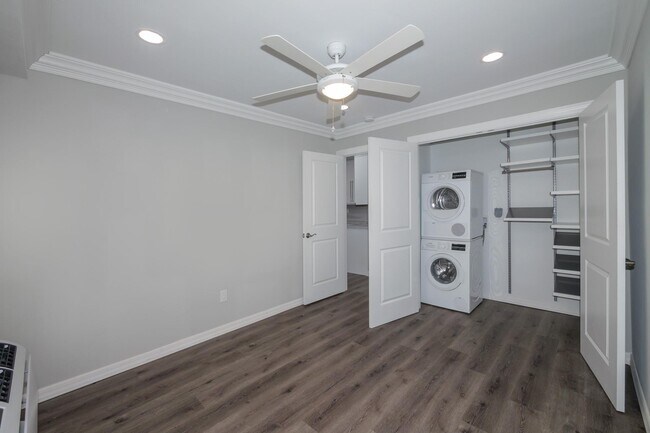 Building Photo - 105 Overton Ave