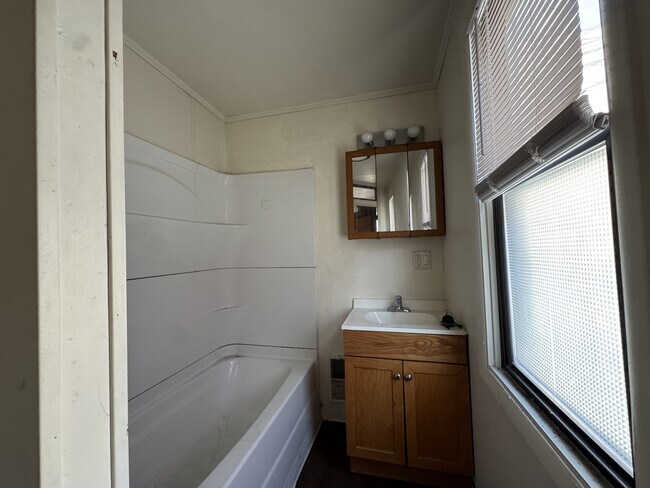 Building Photo - 124 Fayette St