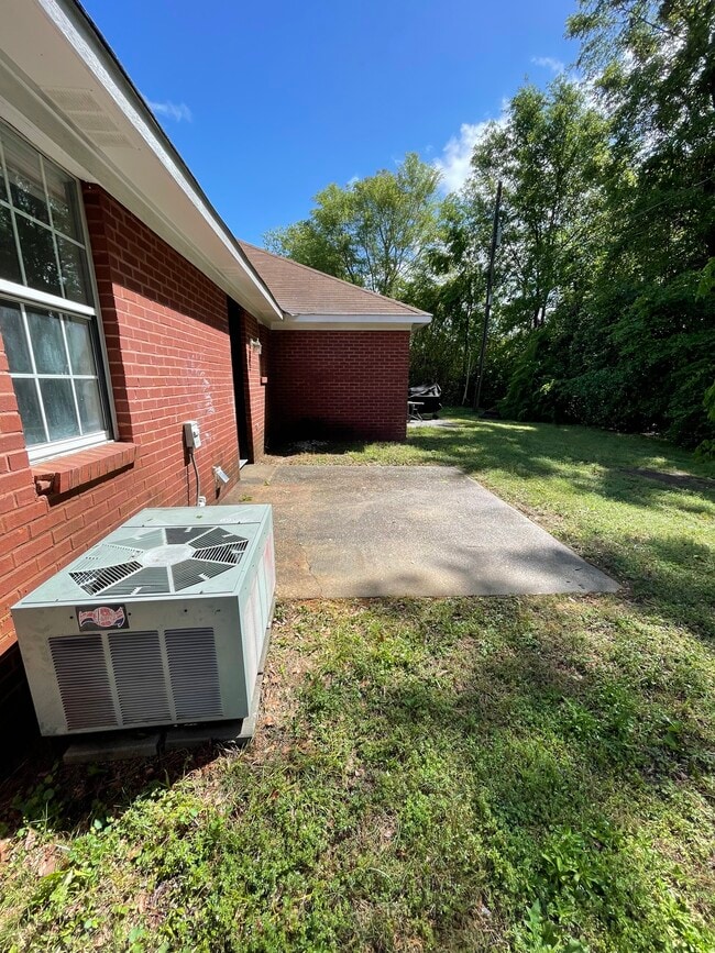 Patio - 2930 Lee Rd 430