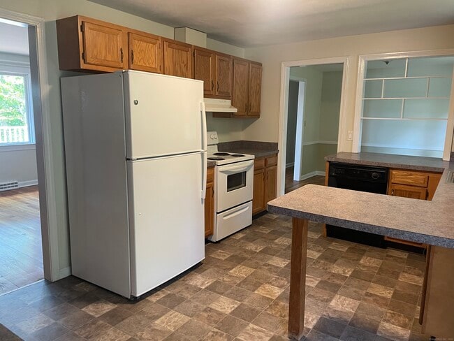 Building Photo - 85 Valley Rd