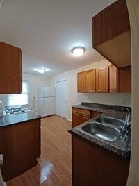 Building Photo - Cozy 3 Bedroom Home for Rent - West Rockford