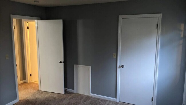 Building Photo - Quiet 1 Bedroom Convenient to Hershey Med and Attractions