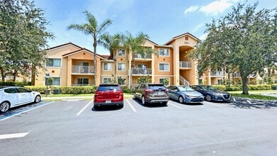 Building Photo - 261 SW Palm Dr