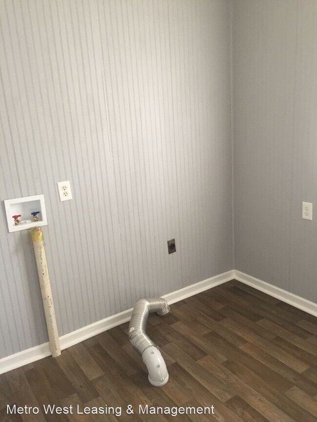 Building Photo - 3 br, 1.5 bath House - 250 Pate Road