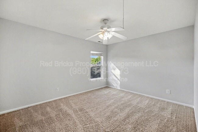 Building Photo - 5518 Stowe Derby Dr