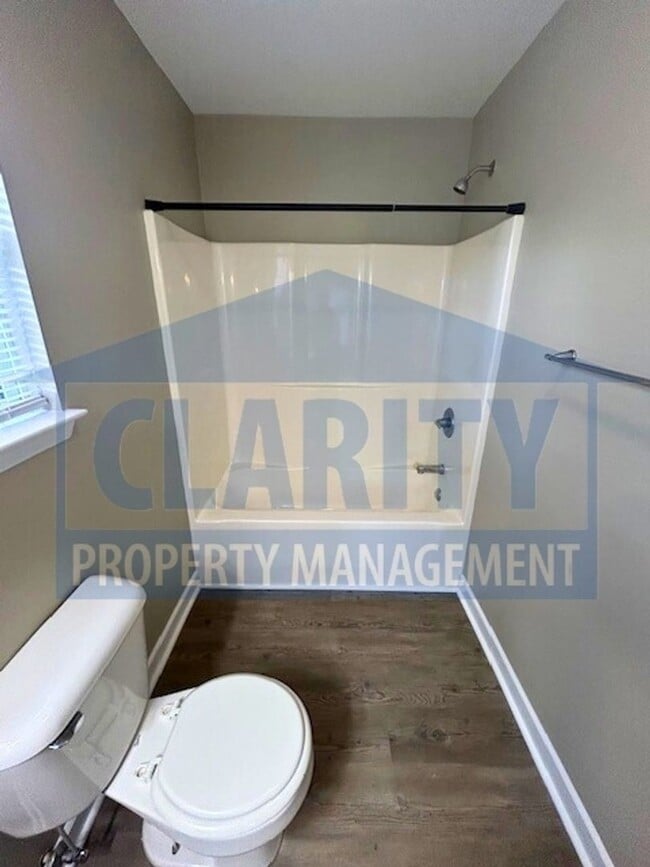 Building Photo - Three-bedroom home in Downtown Cleveland!