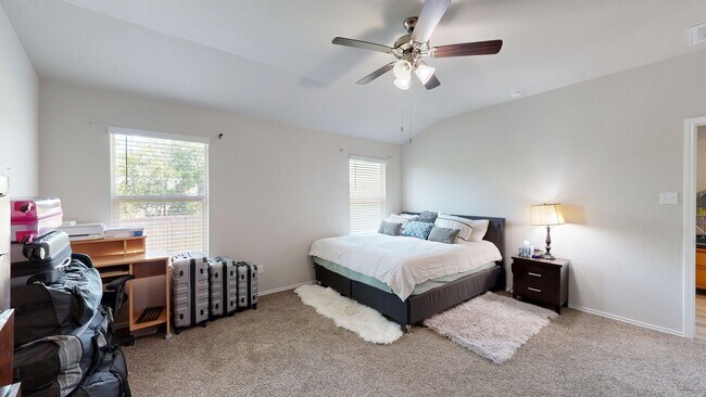 Building Photo - 2 WEEKS FREE RENT + $2,195 + COMMUNITY SWIMMING POOL IN TEMPLE!!