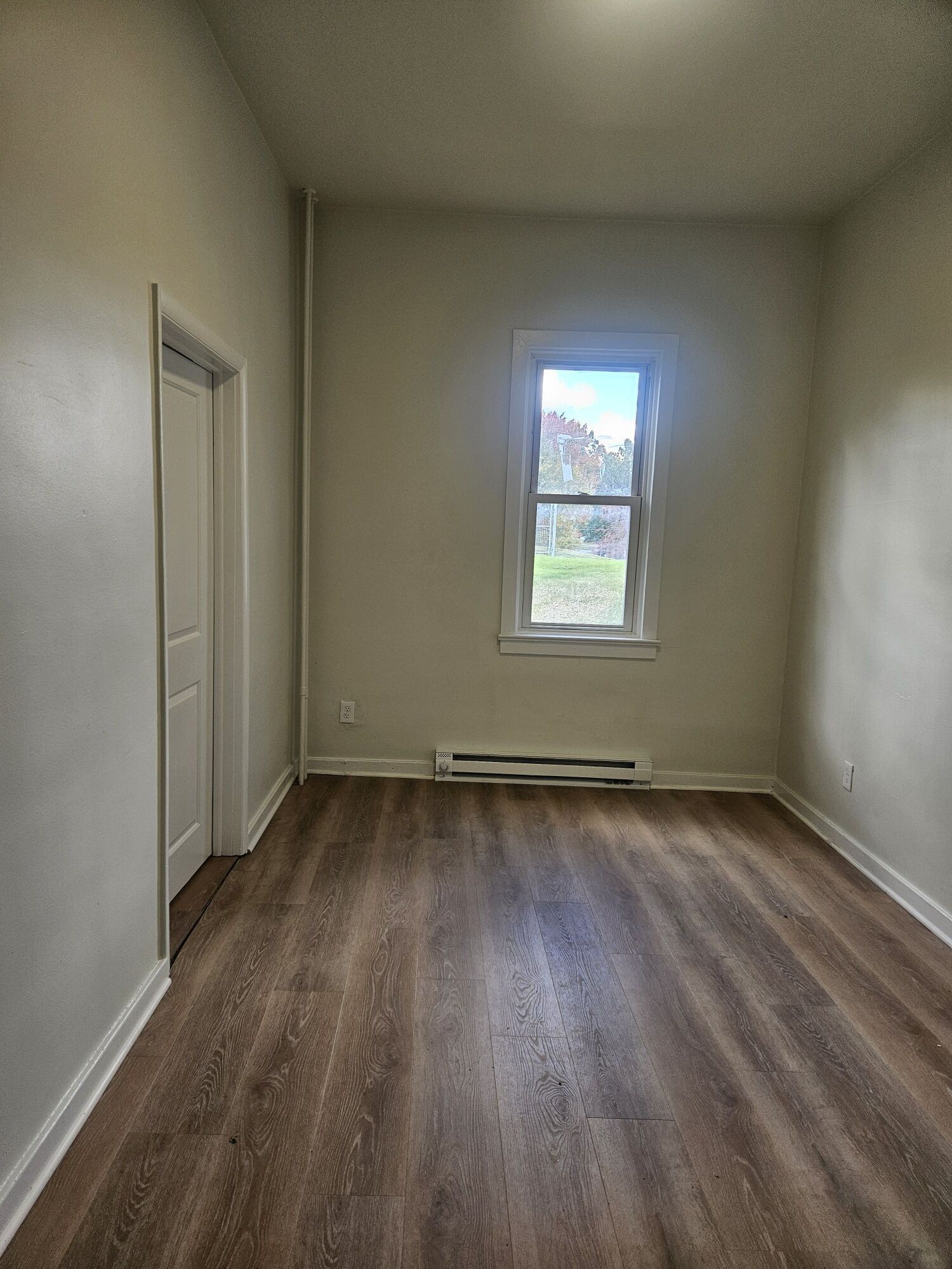 Building Photo - 533 Sumner Ct