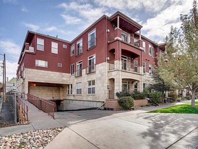 Building Photo - 2100 N Humboldt St