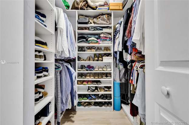 Building Photo - 251 Crandon Blvd