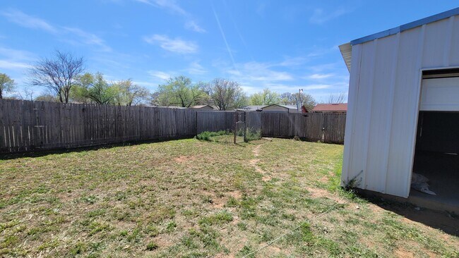 Building Photo - 7410 Hickory Ave