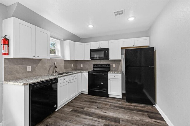 Building Photo - 513 Avenue I
