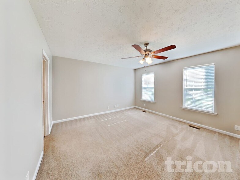 Building Photo - 1526 Amberwood Cir