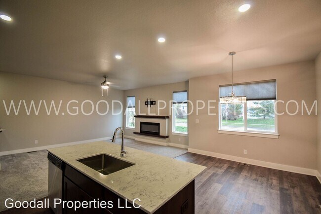 Building Photo - 3 br, 2.5 bath House - 312 N Warrior Lane
