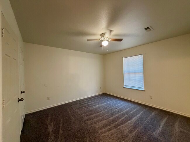 Building Photo - 297 Graystone Cir
