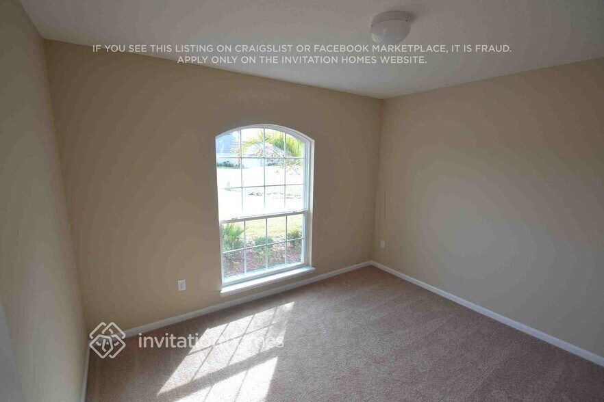 Building Photo - 313 N Bellagio Dr