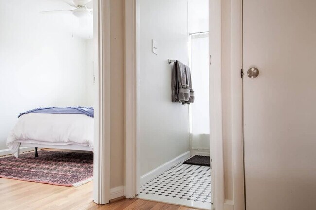 Building Photo - 601 N West St