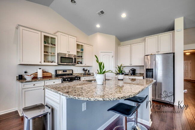Building Photo - Beautiful Home for Rent 5 bed 3.5 bath