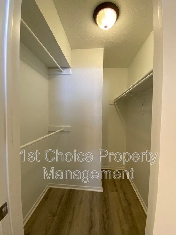 Building Photo - 2311 Kingsford Ct