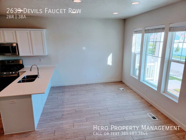 Building Photo - Stunning BRAND NEW Townhomes!