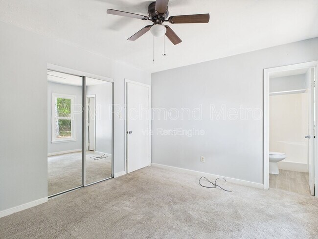 Building Photo - 11220 Sunfield Dr