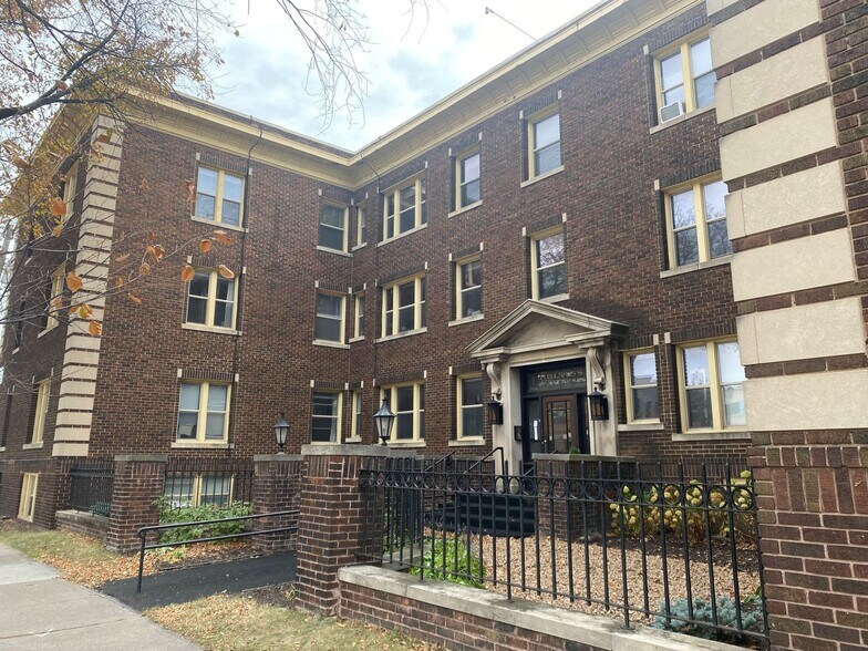 Interior Photo - 1435 West 31st St
