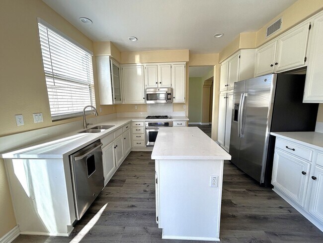 Building Photo - TORREY PINES DR CHINO HILLS 91709 (4 BED/ 2 BATH)