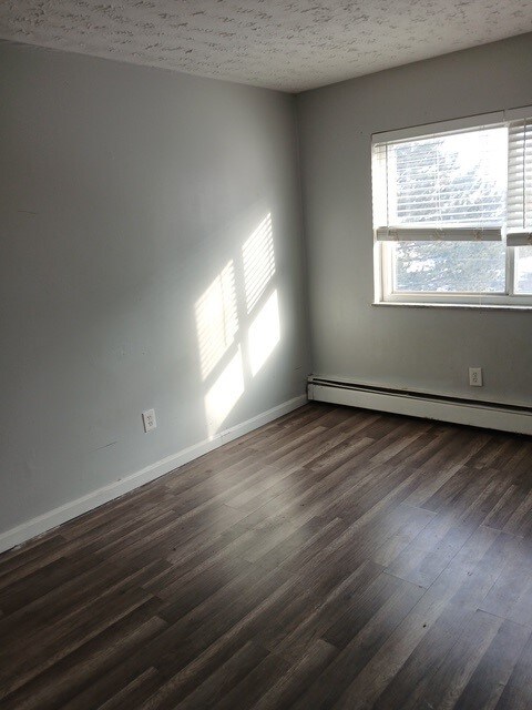 Building Photo - 7919 Lake Ave