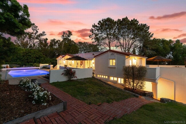 Building Photo - 6347 Las Colinas