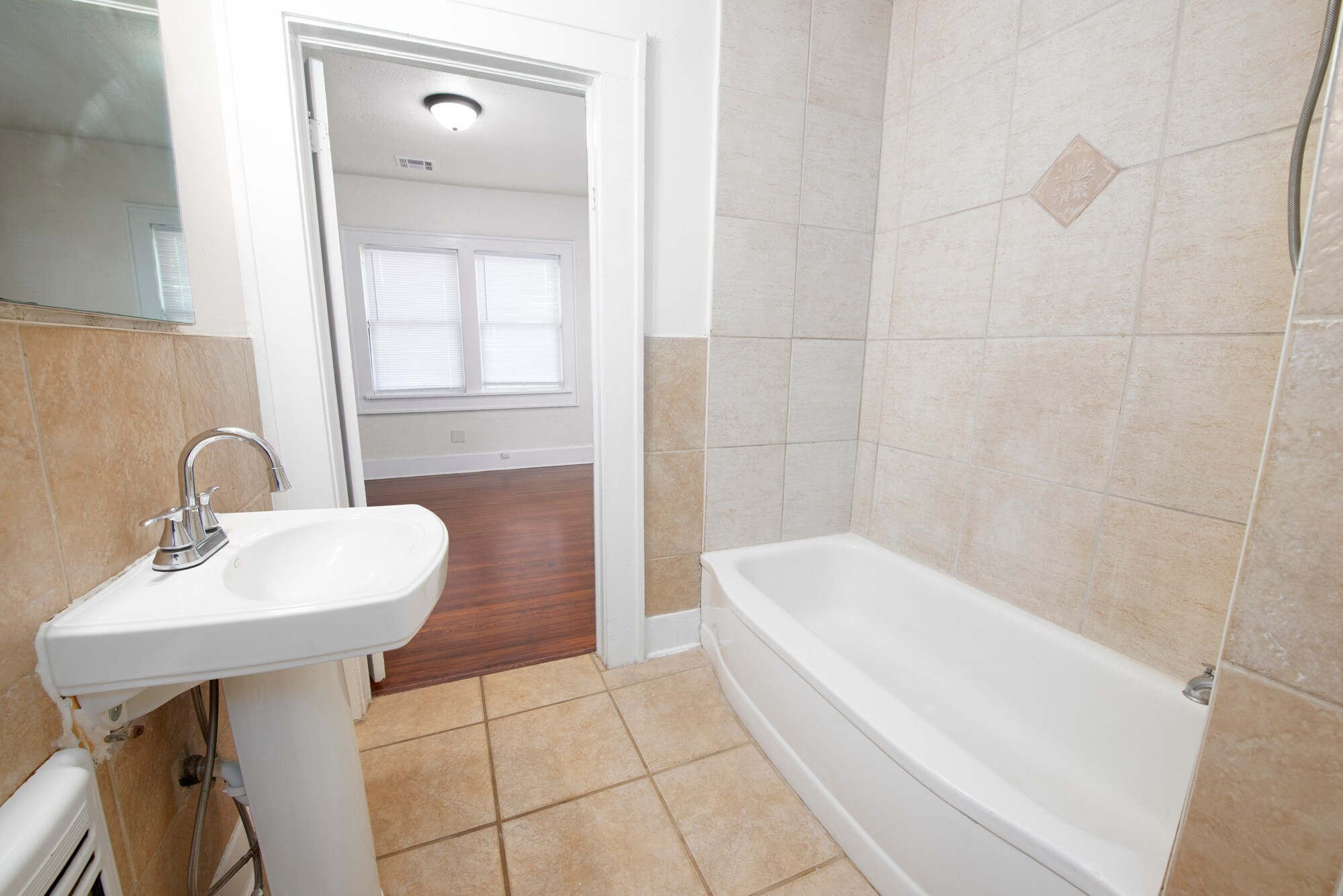 Building Photo - 323 NW 26th St