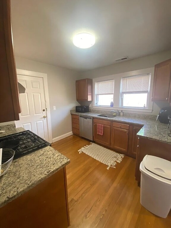 Building Photo - 649 Washington St