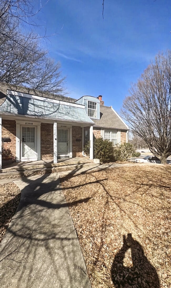 Building Photo - 3 Bed/2 Bath Condo with Garage / Pet-Friendly / Available Now!