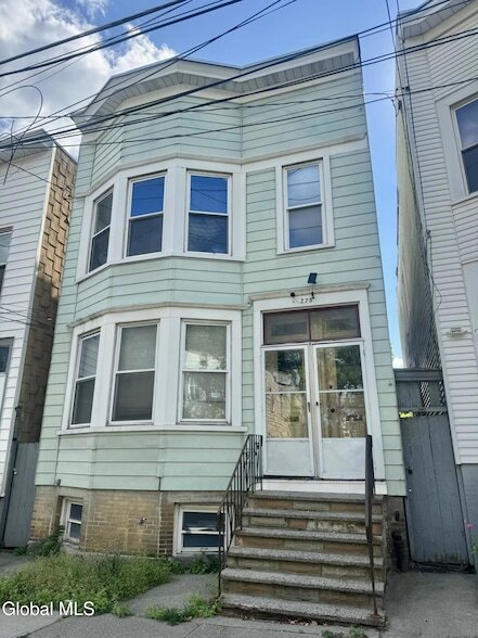 Building Photo - 278 Sheridan Ave