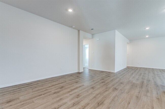 Building Photo - 1640 Basalt Ln