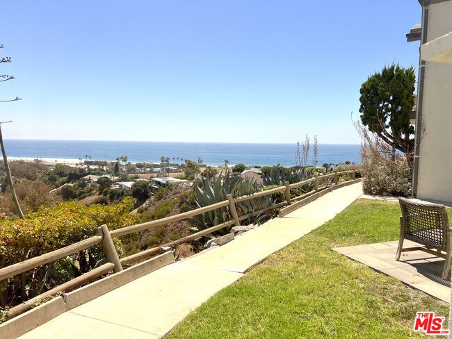 Building Photo - 6232 Tapia Dr