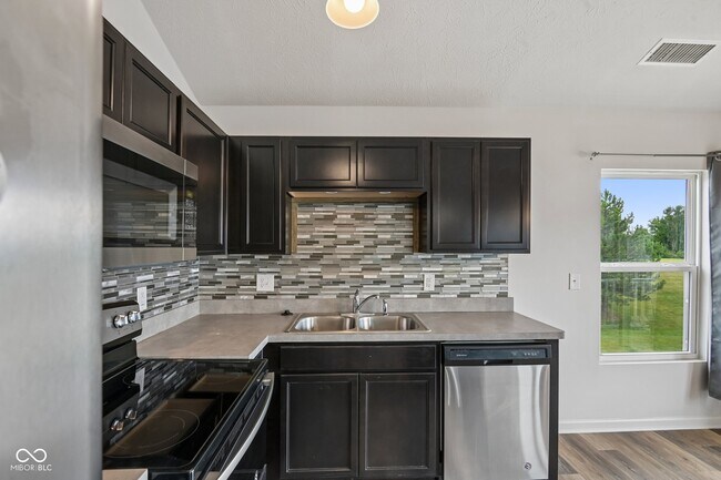 Building Photo - 12035 Zircon Ln