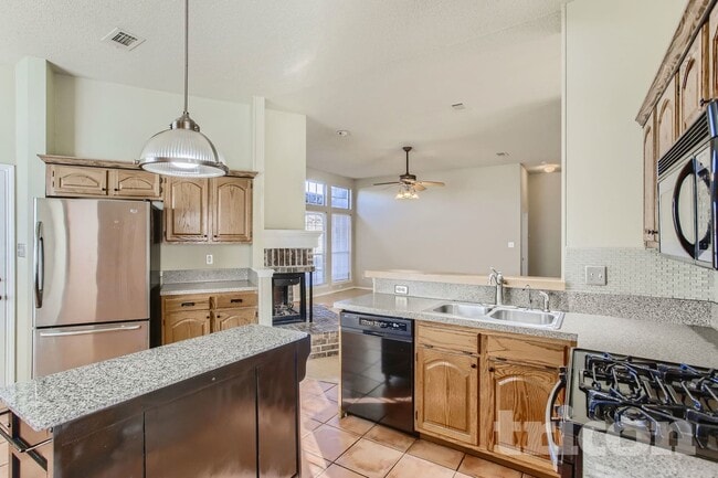 Building Photo - 612 W Andersonville Ln