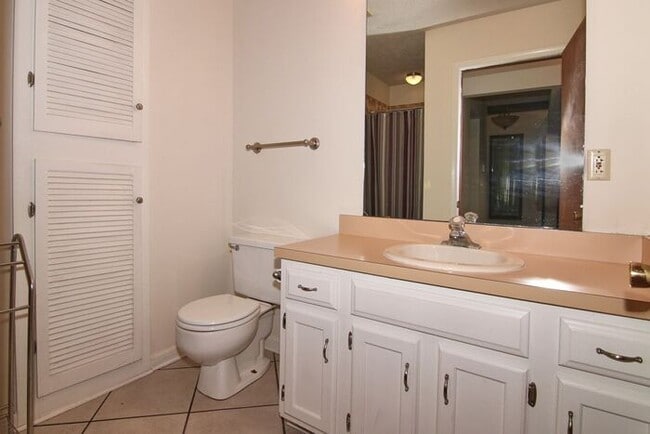 Building Photo - Furnished Home Blocks from Butler University!