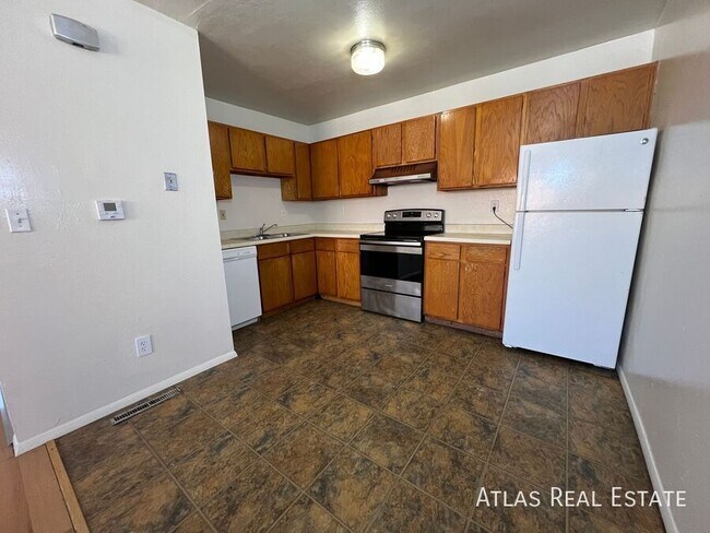 Building Photo - 4340 Ericson Dr