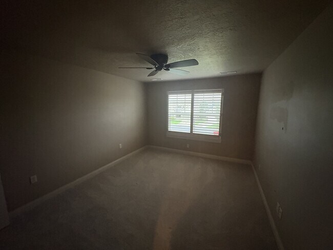 Building Photo - 431 N Fairway Dr