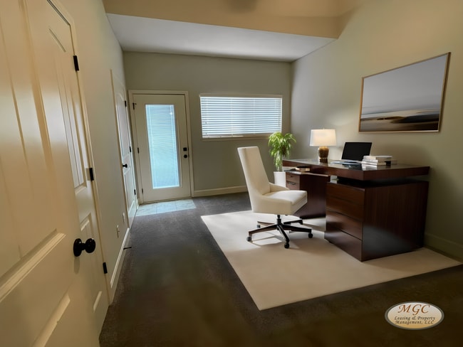 Building Photo - EAGLE CREEK LUXURY TOWNHOME READY FOR YOUR...