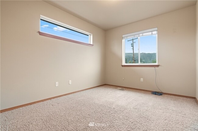 Building Photo - 6405 160th Ave E