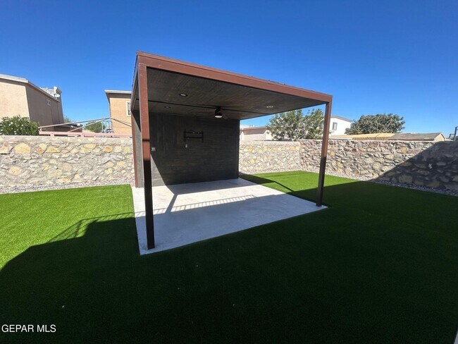 Building Photo - 12857 Little Misty Ln