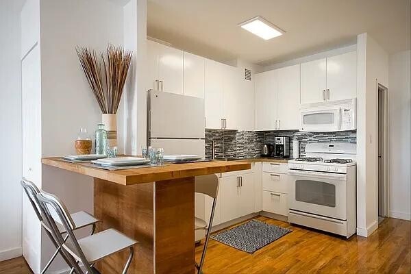 Primary Photo - 315 Seventh Avenue