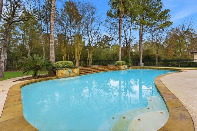 Building Photo - 30 N Palmiera Cir