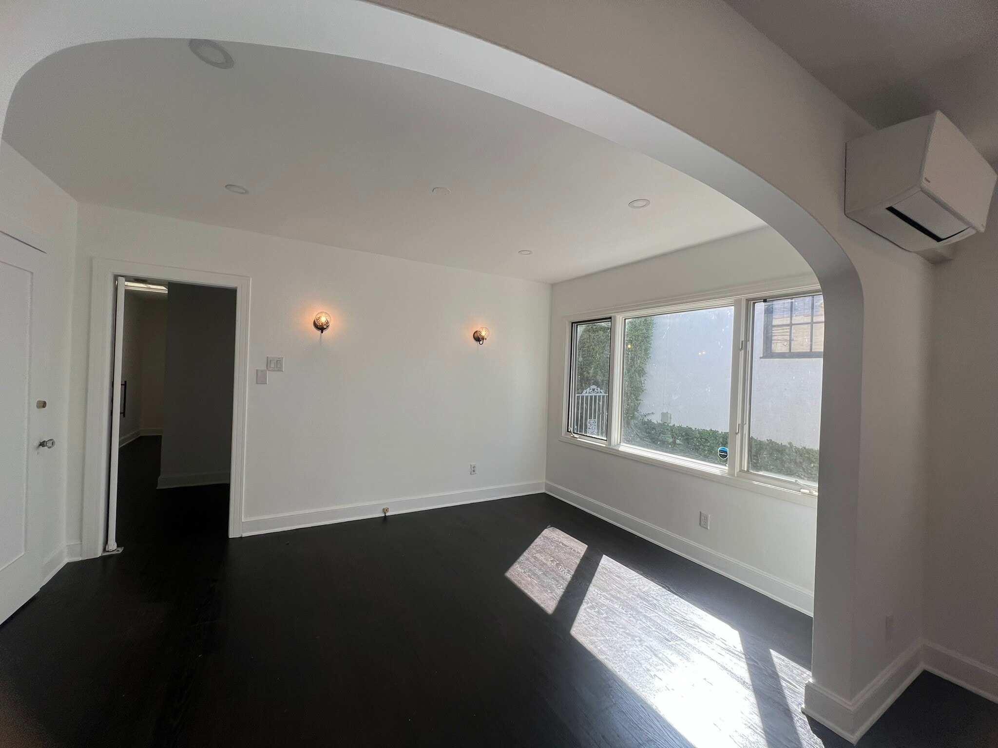 Building Photo - 1234 Keniston Ave