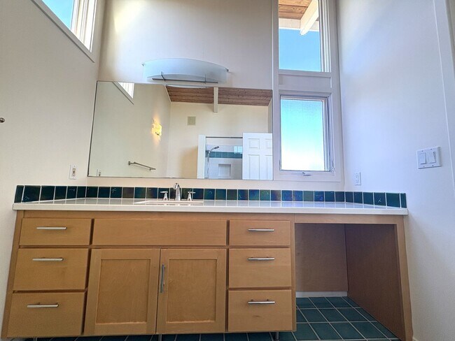 Building Photo - Beautifully Updated 5-Bedroom Home coming ...