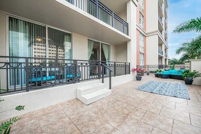 Building Photo - 550 Okeechobee Blvd