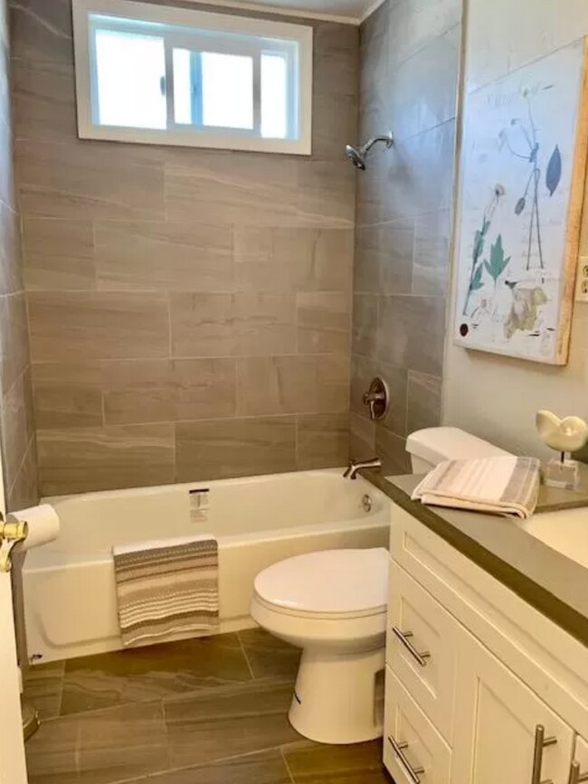 Bathroom - 1118 Chula Vista Ave