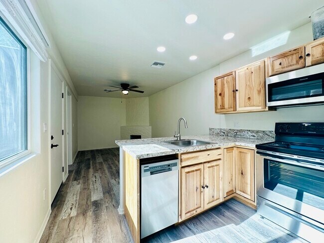 Building Photo - Available 10/10/25! Modern Renovated 2 Bed...